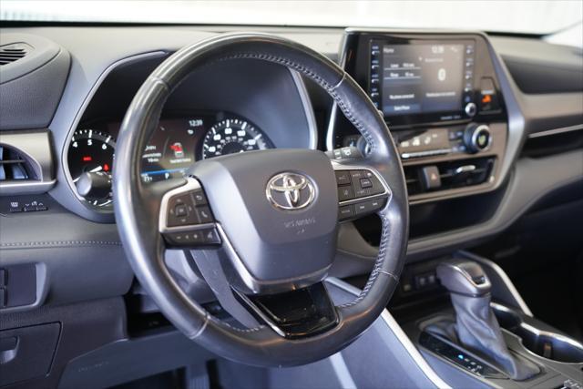 used 2021 Toyota Highlander car, priced at $28,275