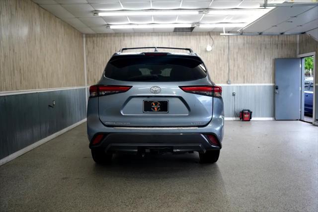 used 2022 Toyota Highlander car, priced at $35,875