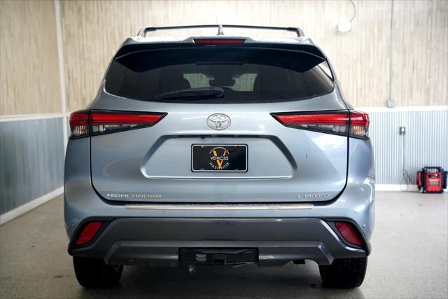 used 2022 Toyota Highlander car, priced at $35,875