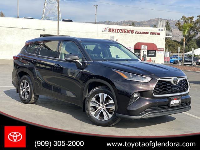 used 2021 Toyota Highlander car, priced at $32,188