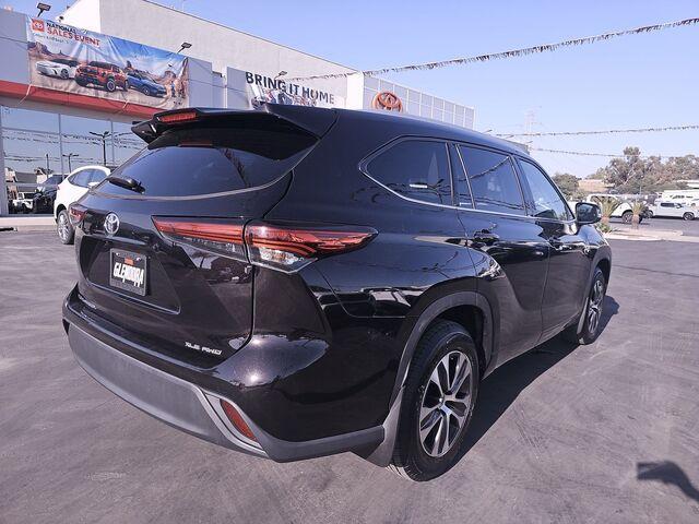 used 2022 Toyota Highlander car, priced at $33,159