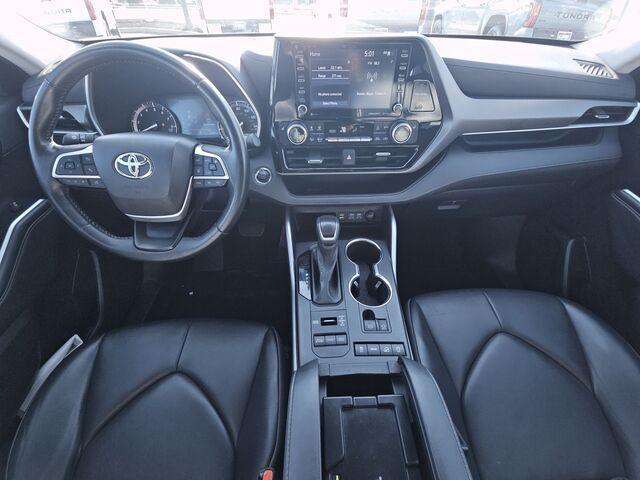 used 2022 Toyota Highlander car, priced at $33,159