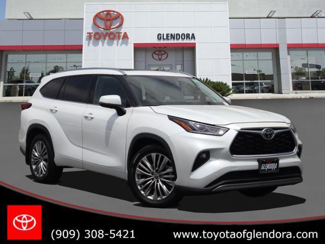 used 2022 Toyota Highlander car, priced at $39,990