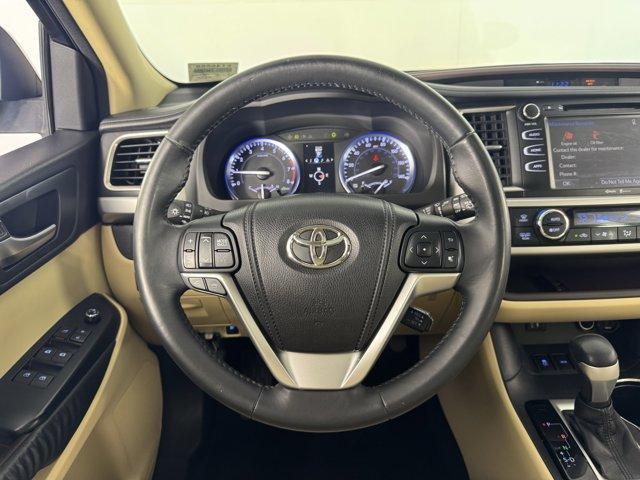 used 2015 Toyota Highlander car, priced at $21,621