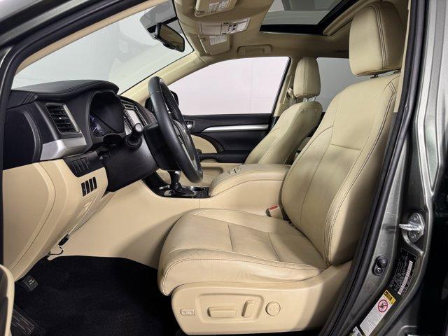 used 2015 Toyota Highlander car, priced at $21,621