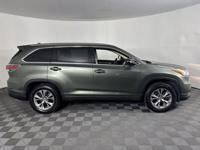 used 2015 Toyota Highlander car, priced at $21,621