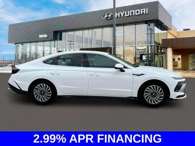 new 2025 Hyundai Sonata Hybrid car, priced at $32,879