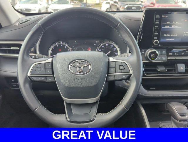 used 2022 Toyota Highlander car, priced at $36,395