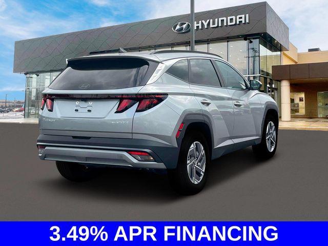 new 2025 Hyundai TUCSON Hybrid car, priced at $35,006