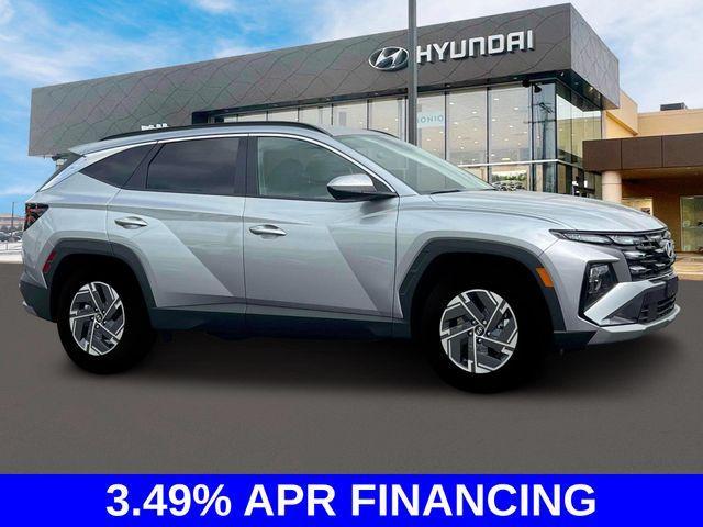 new 2025 Hyundai TUCSON Hybrid car, priced at $35,006