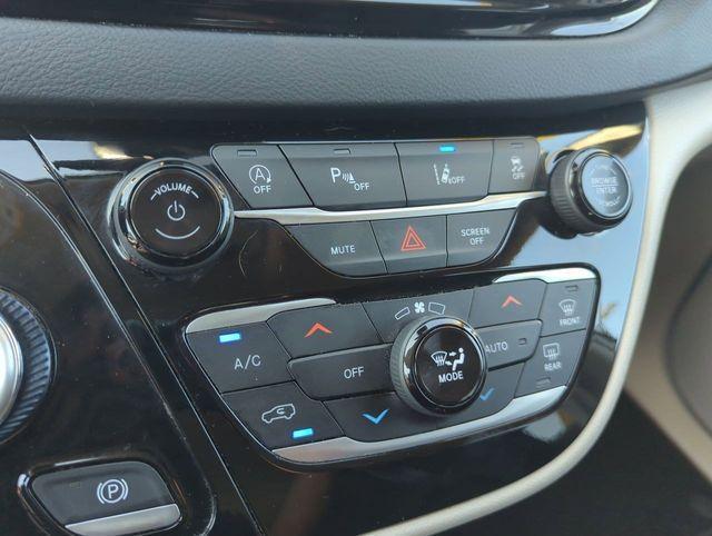 used 2023 Chrysler Pacifica car, priced at $22,770
