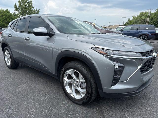 used 2024 Chevrolet Trax car, priced at $21,919