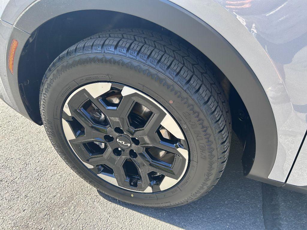 used 2024 Kia Sorento car, priced at $28,950