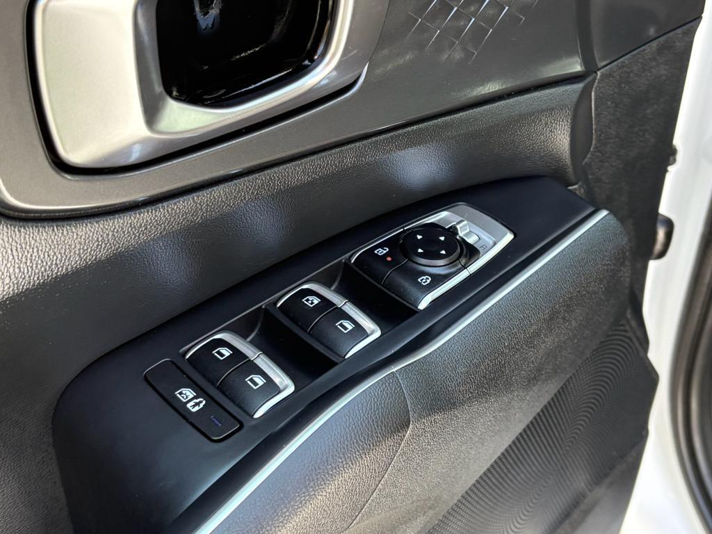 used 2024 Kia Sorento car, priced at $30,950