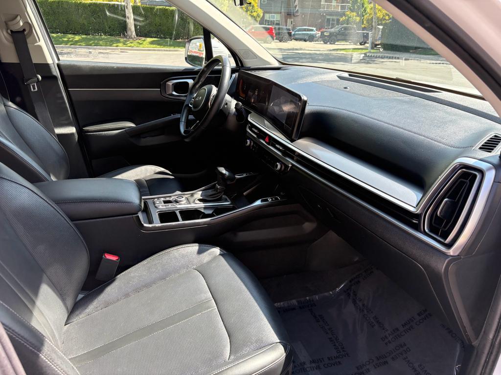 used 2024 Kia Sorento car, priced at $30,950