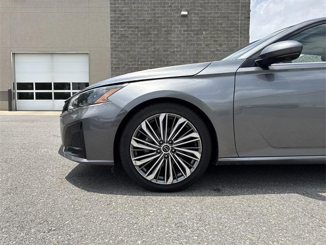 used 2023 Nissan Altima car, priced at $23,000