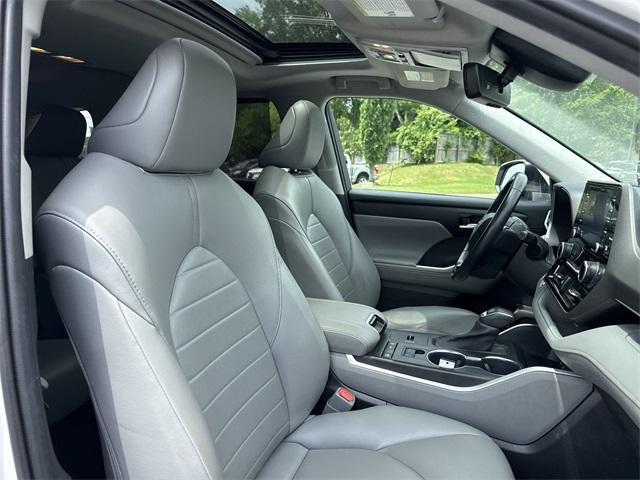 used 2021 Toyota Highlander car, priced at $26,000