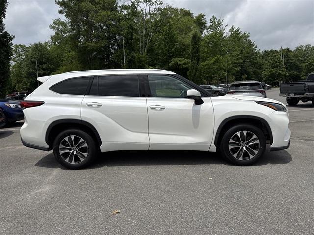 used 2021 Toyota Highlander car, priced at $26,000