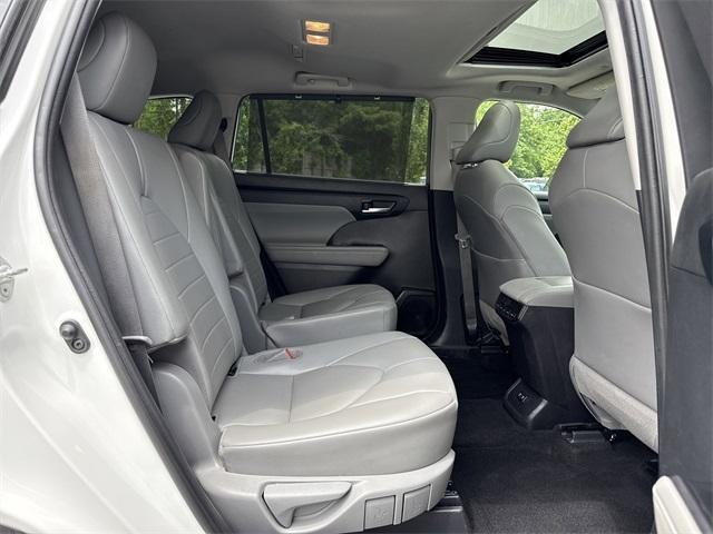 used 2021 Toyota Highlander car, priced at $26,000