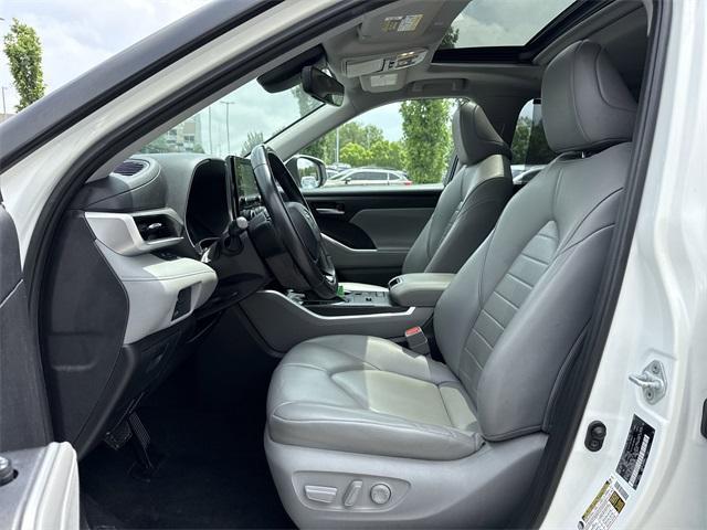 used 2021 Toyota Highlander car, priced at $26,000