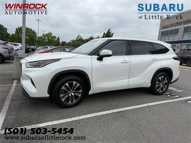 used 2021 Toyota Highlander car, priced at $28,500