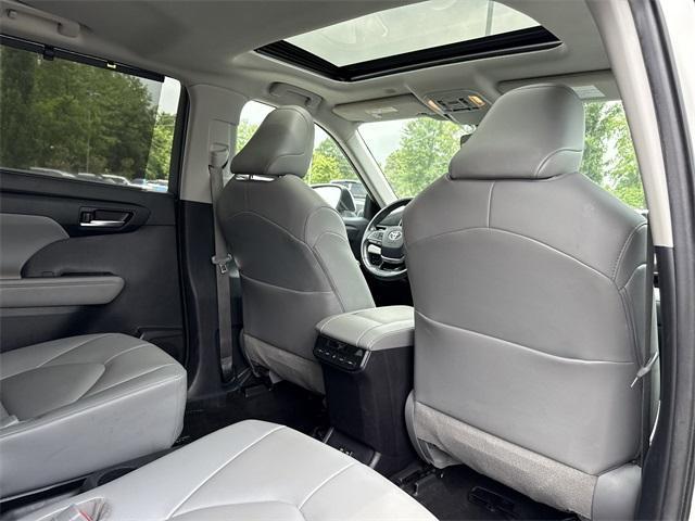 used 2021 Toyota Highlander car, priced at $26,000