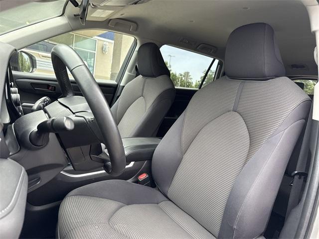 used 2023 Toyota Highlander car, priced at $29,700