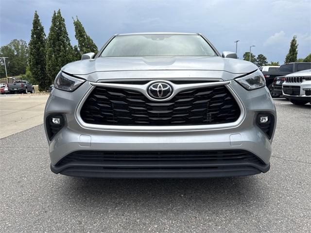 used 2023 Toyota Highlander car, priced at $29,700