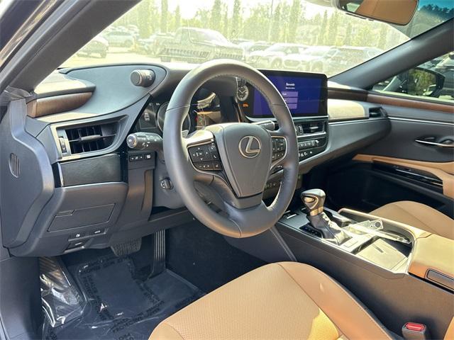 used 2025 Lexus ES 300h car, priced at $44,000