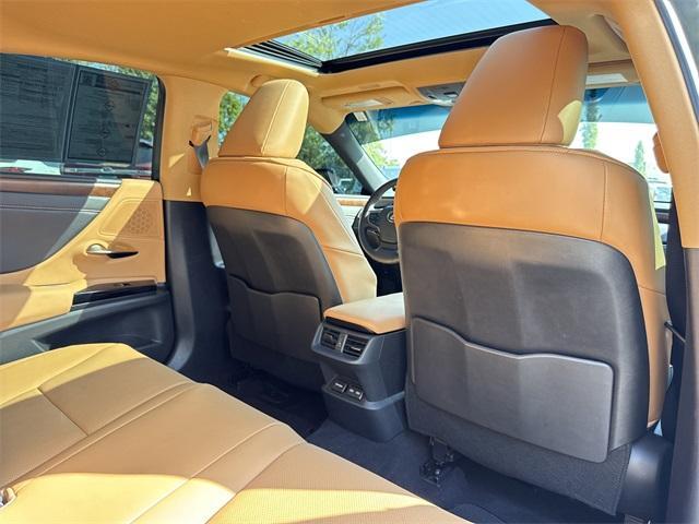 used 2025 Lexus ES 300h car, priced at $44,000