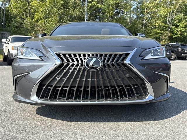 used 2025 Lexus ES 300h car, priced at $44,000