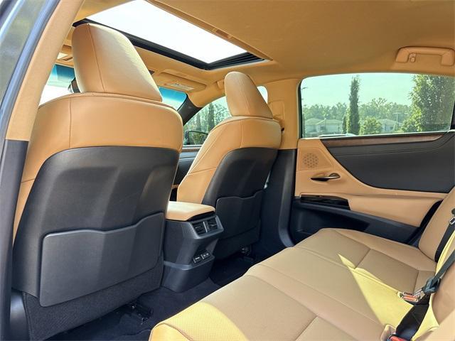 used 2025 Lexus ES 300h car, priced at $44,000