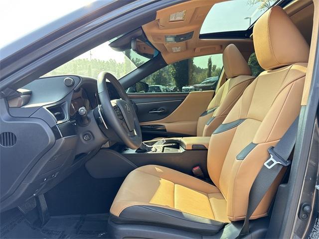 used 2025 Lexus ES 300h car, priced at $44,000