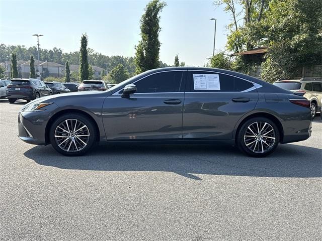 used 2025 Lexus ES 300h car, priced at $44,000