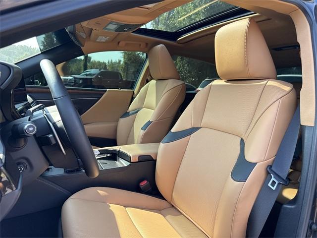 used 2025 Lexus ES 300h car, priced at $44,000