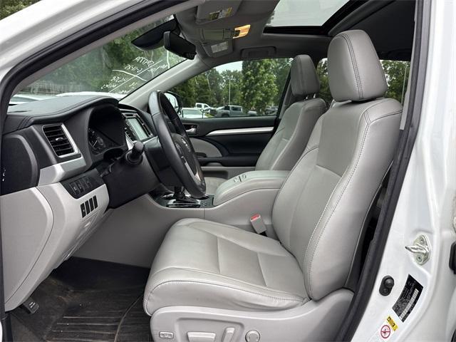 used 2018 Toyota Highlander car, priced at $26,650
