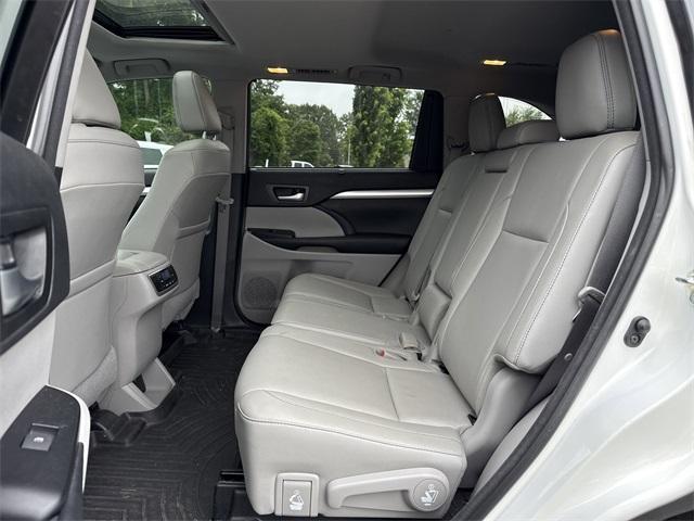 used 2018 Toyota Highlander car, priced at $26,650
