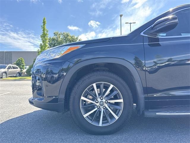 used 2017 Toyota Highlander car, priced at $24,250