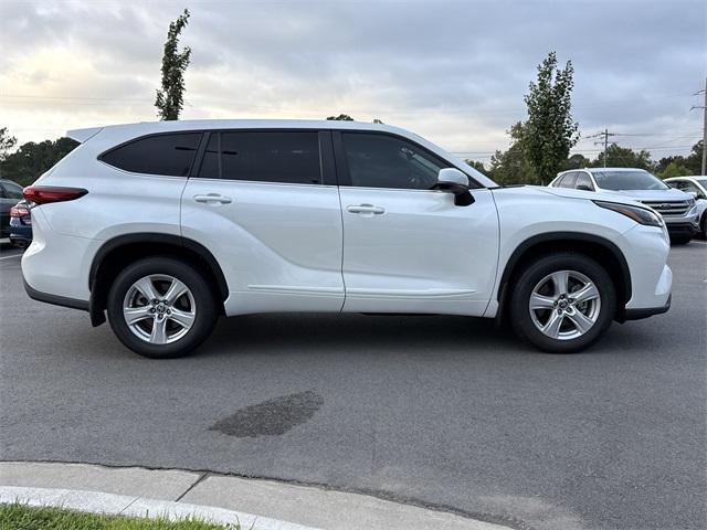 used 2023 Toyota Highlander car, priced at $29,500