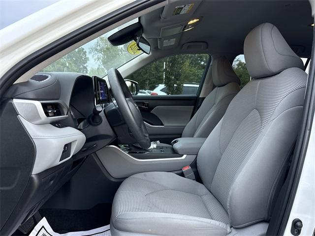 used 2023 Toyota Highlander car, priced at $29,500