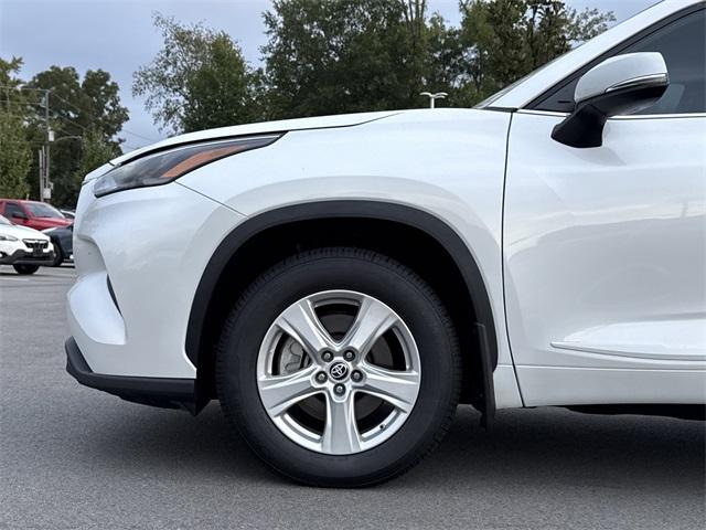 used 2023 Toyota Highlander car, priced at $29,500
