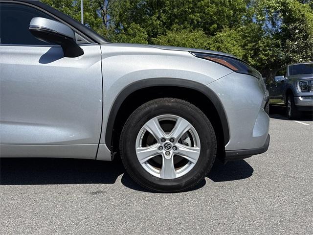 used 2023 Toyota Highlander car, priced at $34,000