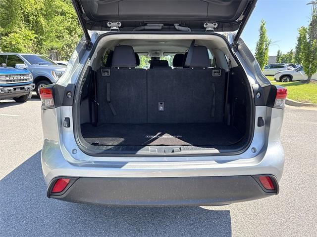 used 2023 Toyota Highlander car, priced at $34,000