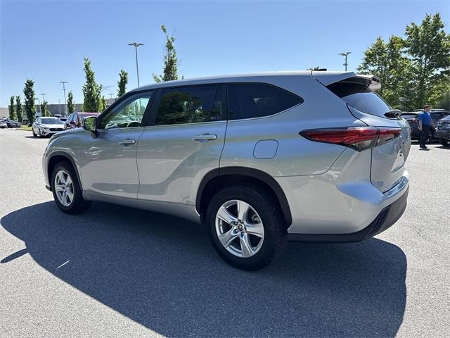 used 2023 Toyota Highlander car, priced at $34,000