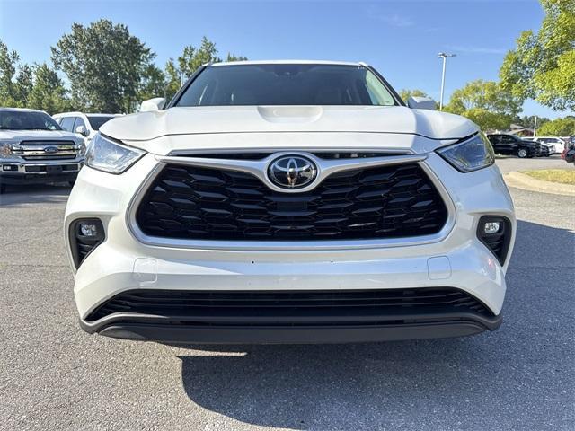 used 2021 Toyota Highlander car, priced at $24,250