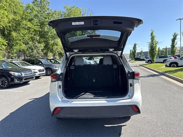 used 2020 Toyota Highlander car, priced at $28,250