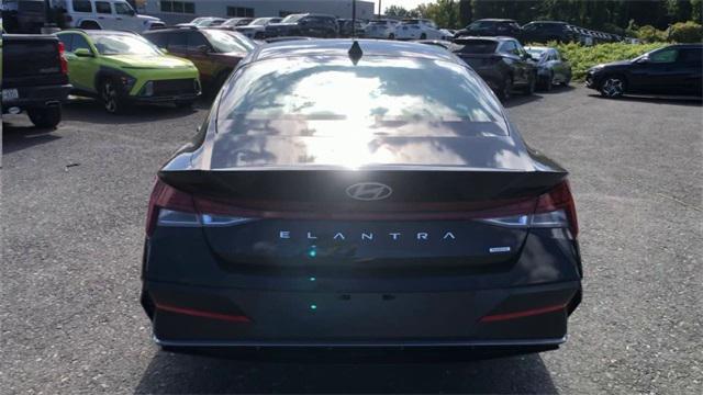 new 2025 Hyundai Elantra car, priced at $31,085