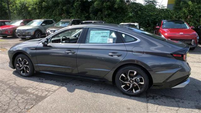 new 2024 Hyundai Sonata car, priced at $29,205