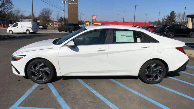 new 2024 Hyundai Elantra car, priced at $31,630