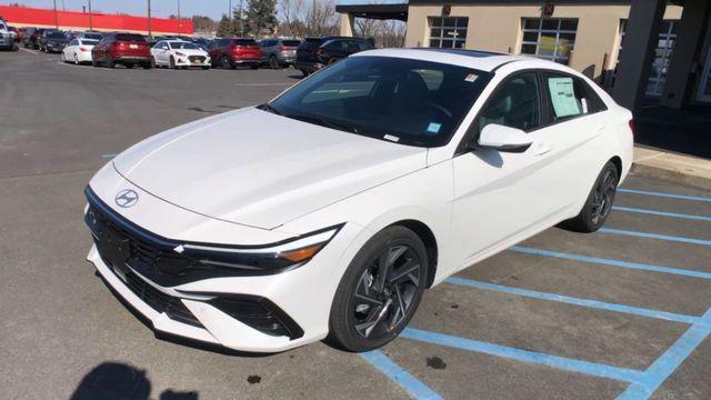 new 2024 Hyundai Elantra car, priced at $31,630